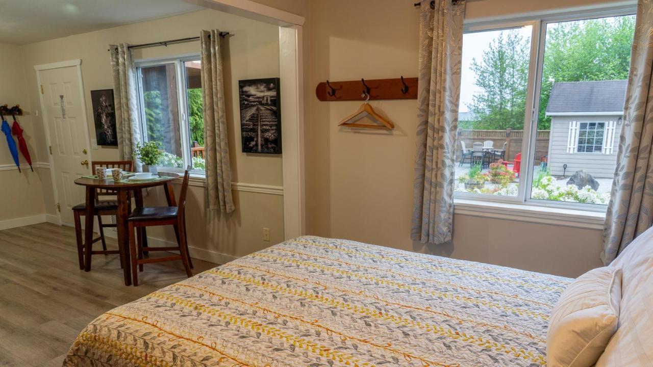 Wild Pacific Guest Suites Ucluelet Zewnętrze zdjęcie